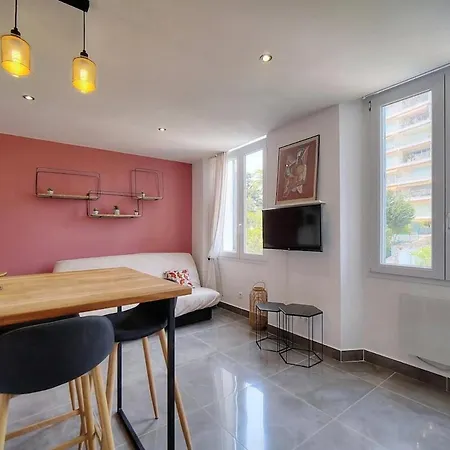 公寓 App. Suzette Duplex - 500m From The 戛纳